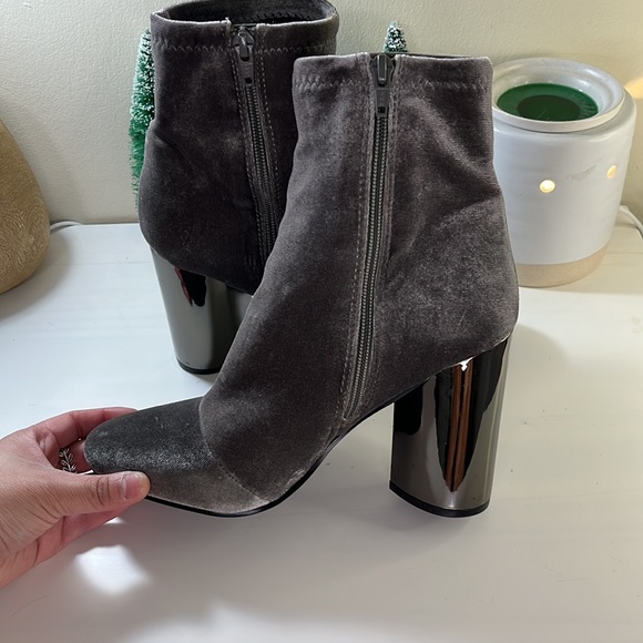 Aldo Cassydie Velvet Mirrored Heel Ankle Bootie - Picture 2 of 9